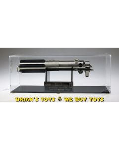 Star Wars Icons Luke Skywalker Lightsaber #5581 / 10,000 (broken case, mint)