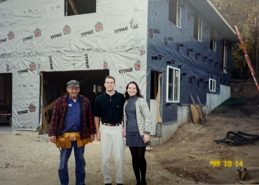 Brian's Toys moves out of the house to a new office warehouse under construction. Builder Dave Grossell, Brian, and Carina